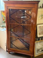 Topstück: Antiker Eckschrank Vitrine Biedermeier Kirschbaum