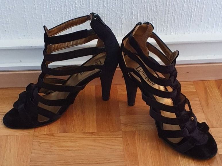 Scarpe da donna: Chaussures ouverte à Talons  velours – Nuovo (secondo la descrizione) da Prilly venduto da RoDyRe 1