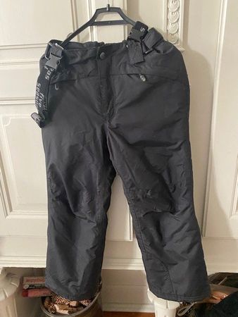 Skihose Gr. 116 mit Trägern - pantalon de Ski 6 ans