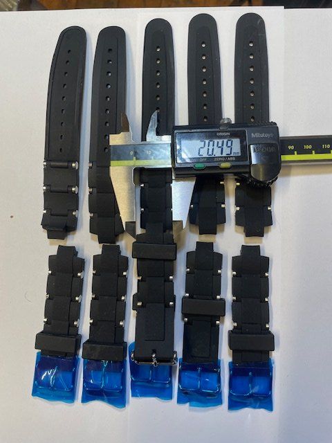 Bracciali & Braccialetti: 5 bracelets silicone noir avec boucle inox – Nuovo (secondo la descrizione) da Estavayer-Le-lac venduto da JDB_SP 2