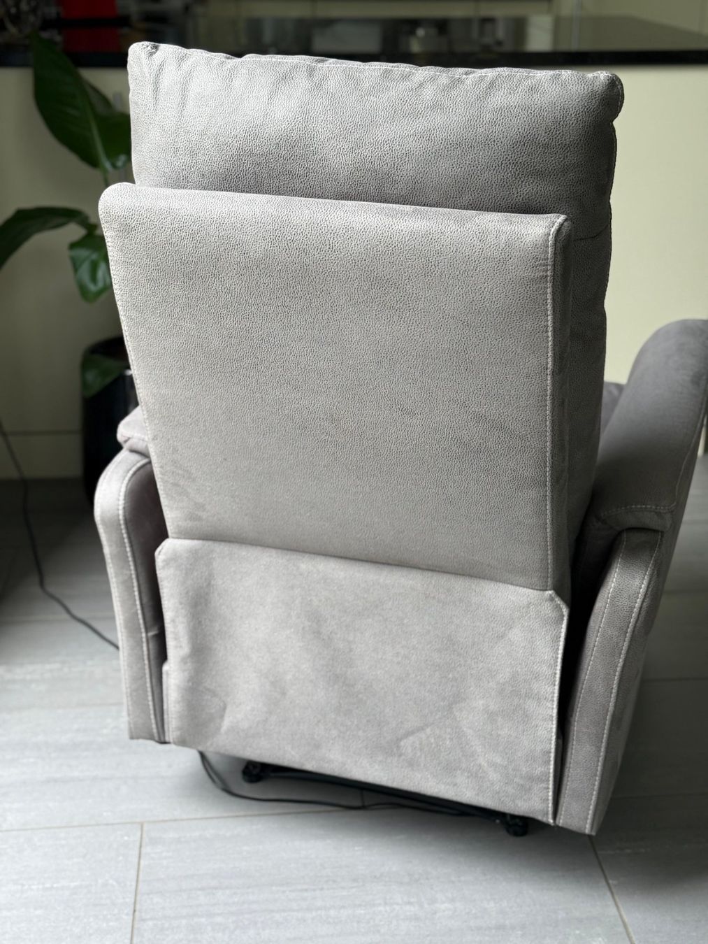 Poltrone: Relaxsessel, Elektrisch (Alcantara) – Usato da Winterthur venduto da tim_cl8x 4