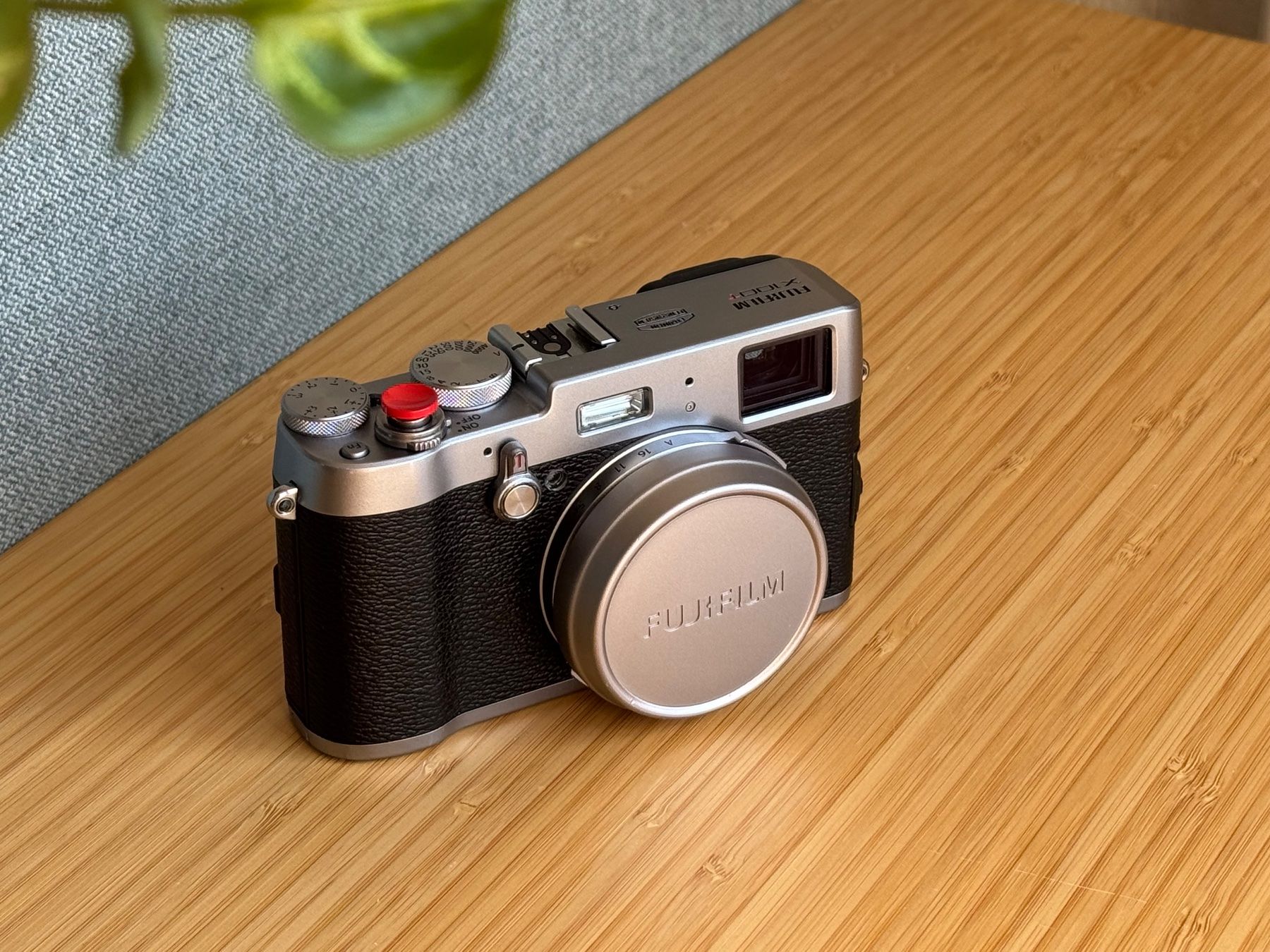 Fujifilm Kamera: Fujifilm X100T Digitalkamera silber – Gebraucht aus Zimmerwald von gan_pfq9