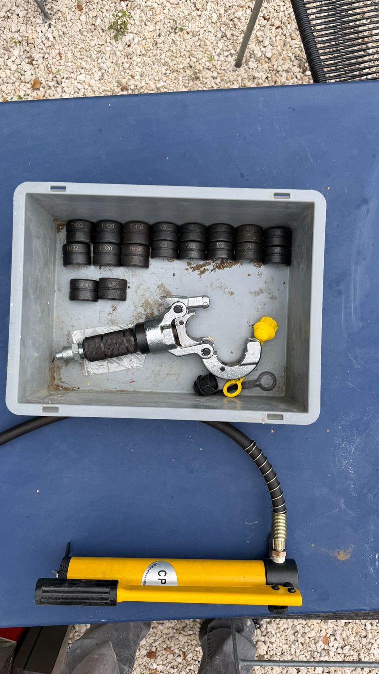 Tutti gli attrezzi: Hydraulische Rohrpresse – Nuovo (secondo la descrizione) da Rodersdorf venduto da htruempy01
