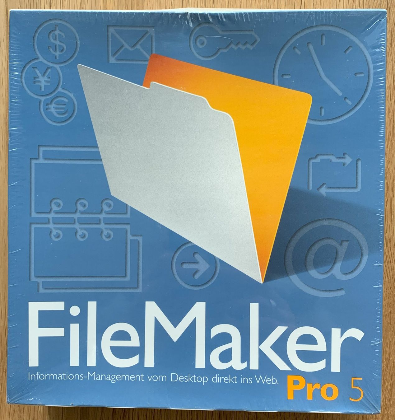 Software: Nostalgia / Windows 95 / MacOS 7 Software / FileMaker Pro 5 – Neu und originalverpackt aus Hinwil von  1