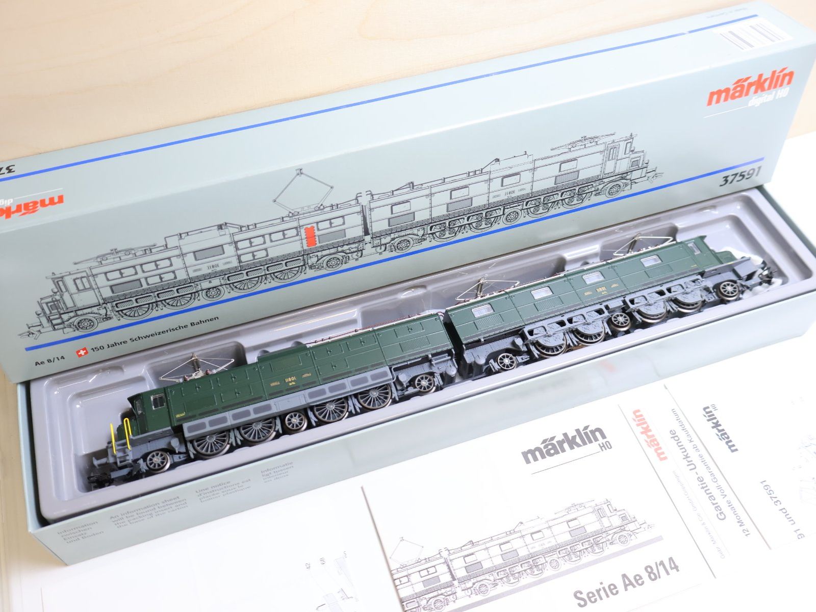 Märklin Modellini di ferrovie: Märklin SBB grosse Doppel E-Lok Ae 8/14  - Digital 37591 – Usato da Winterthur venduto da Monstera