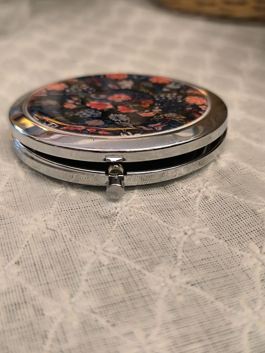 Altro in Decorazioni & Accessori: Schöne Dose mit Blumenmuster, neu Dose – Nuovo (secondo la descrizione) da Zürich venduto da gobel 2