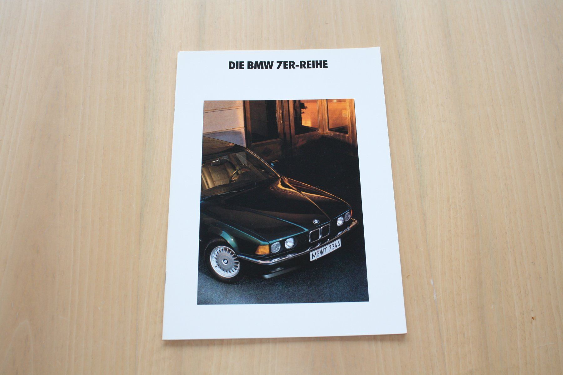 BMW Documenti: BMW 7er Prospekt E 32 Prospekt 2/1990 – Usato da Wikon venduto da erwin400