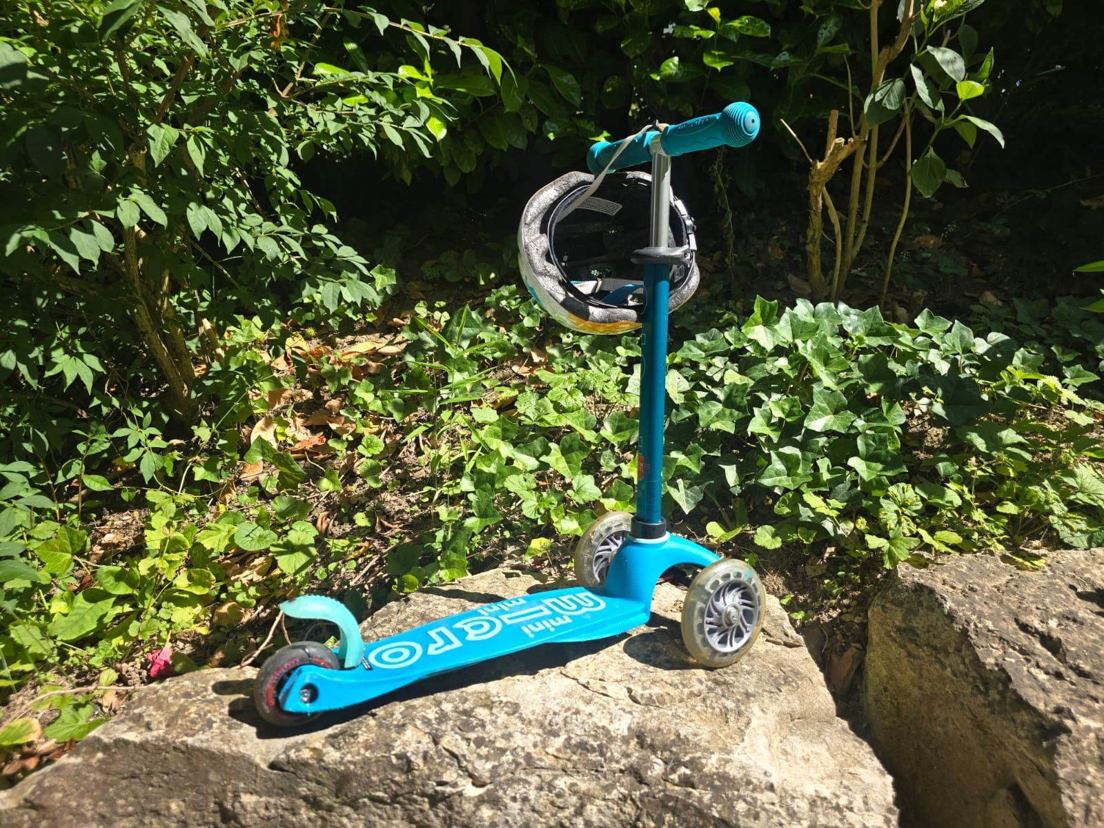 Micro Kickboard: Micro Mini Deluxe (& Uvex Helm) – Usato da Horgen venduto da nat_bln7 3