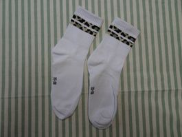 1 Paar NEUE Socken weiss-Leo für Gr. 35-38 - 260816