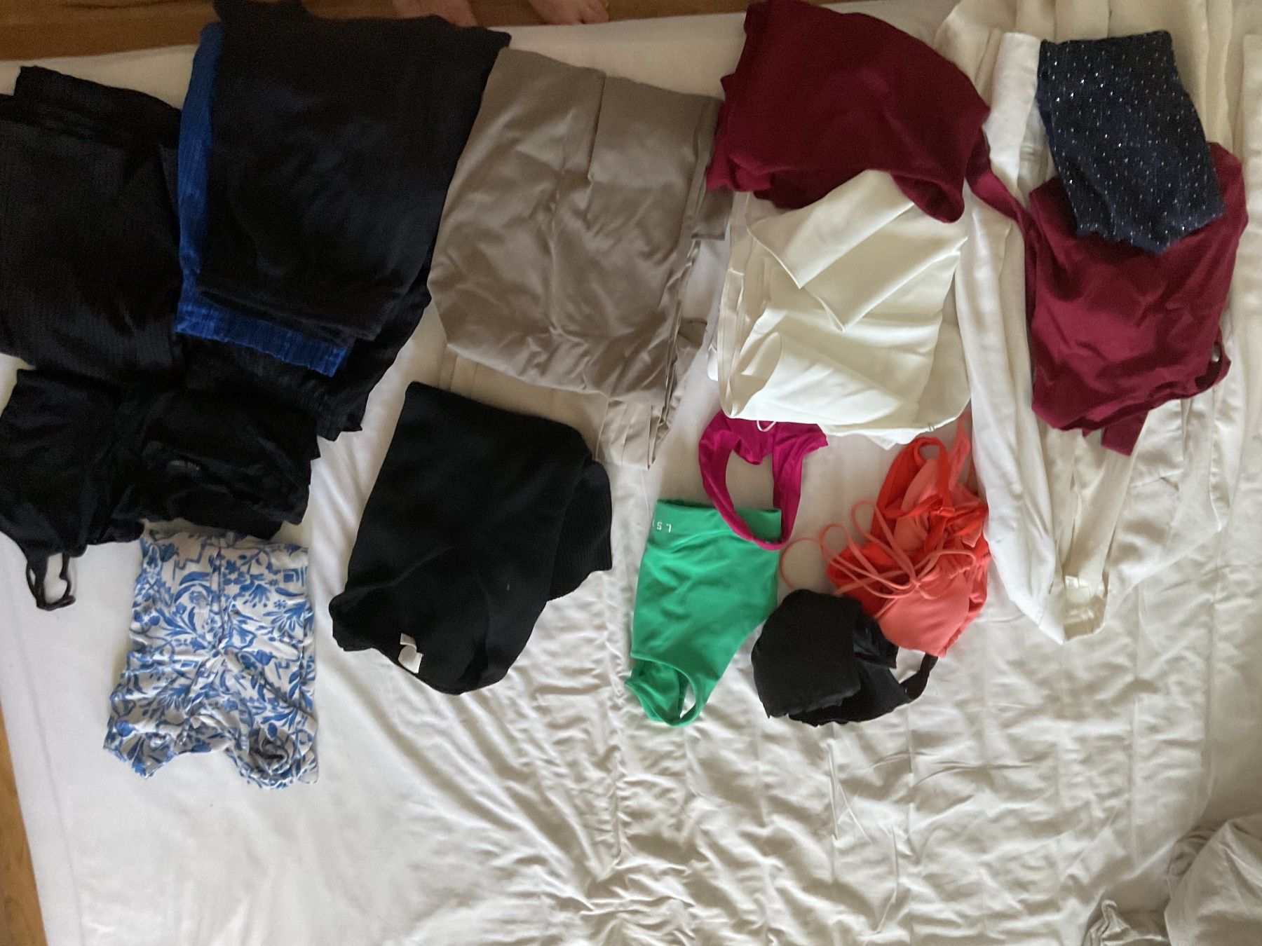 Lotti di vestiti: Kleiderbundle M / L – Usato da Fahrweid venduto da chiaravisona