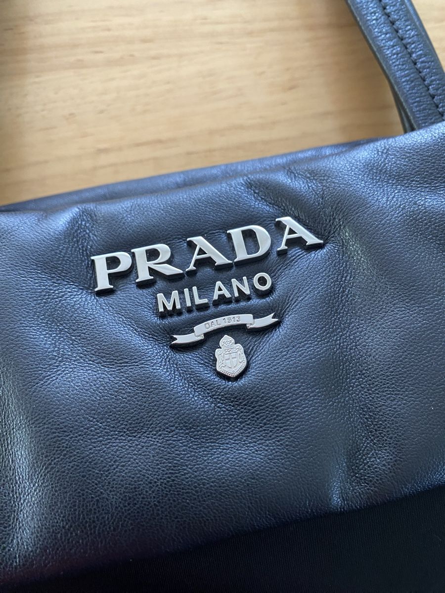 Prada Sacs femmes: Original Prada Shopper schwarz – D'occasion à Horw par bijou1986 1