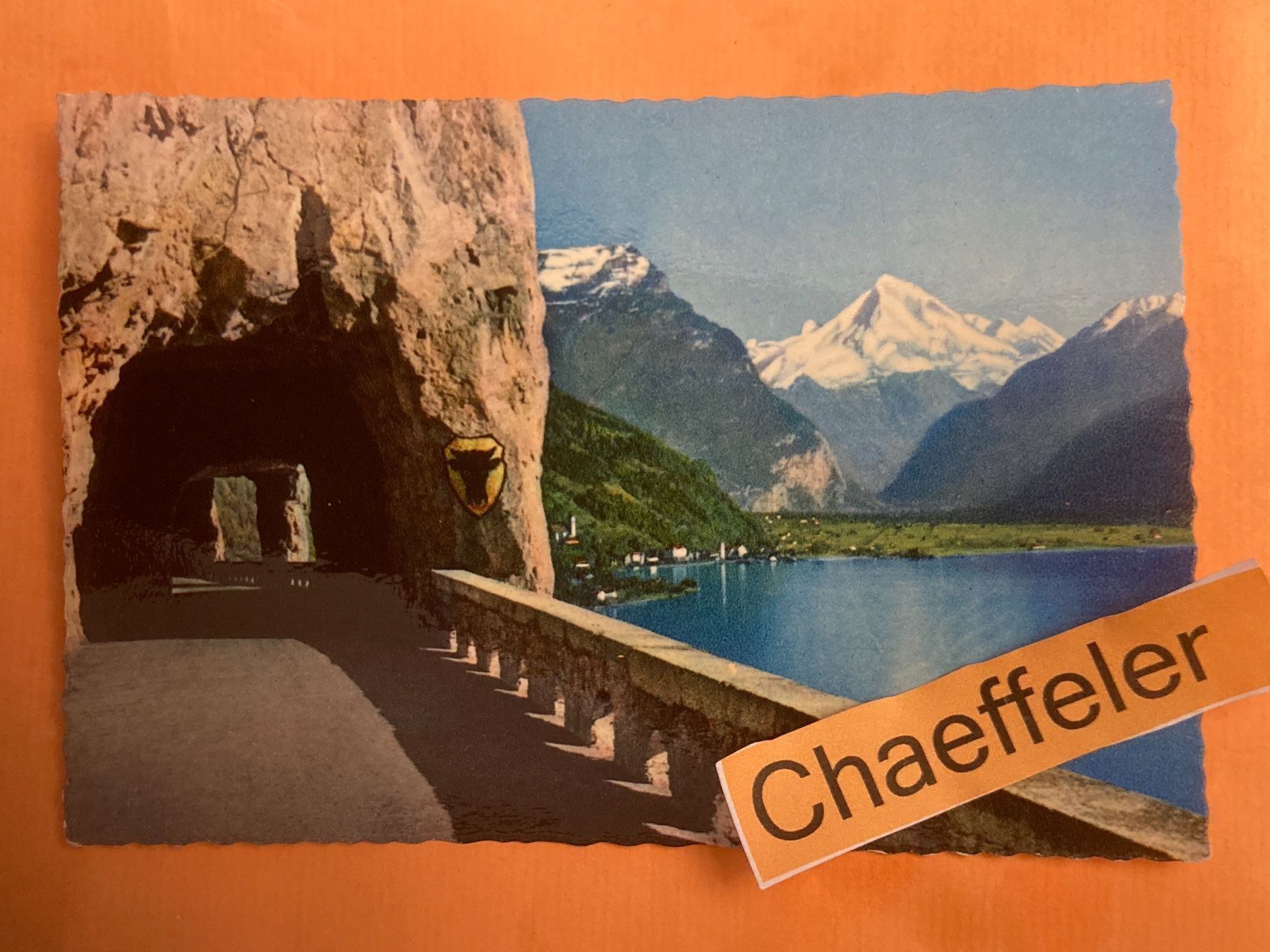 Cartoline postali: Axenstrasse bei Flüelen – Usato da Zürich venduto da Chaeffeler