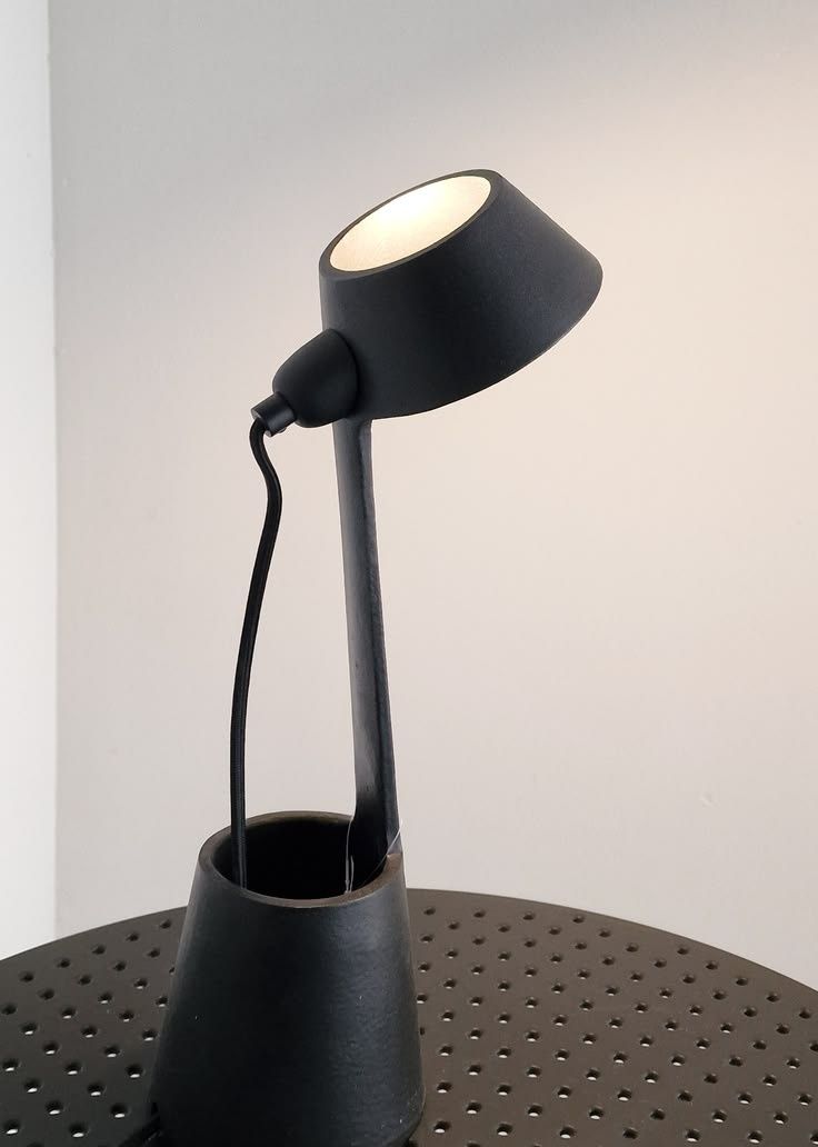 Tom Dixon Lampen: Tom Dixon - Lean Table Lamp  – Gebraucht aus Zürich von mahoma