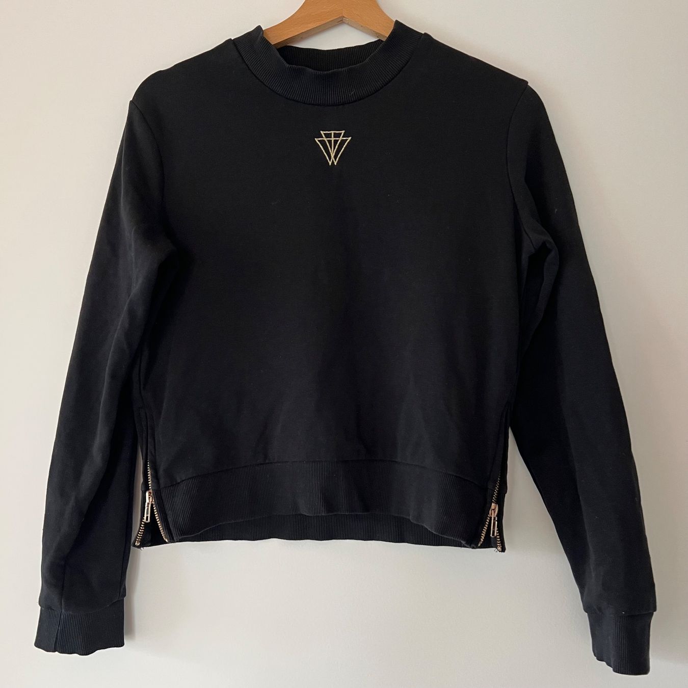 Pullover & Sweatshirts: Schwarzes Girl Sweatshirt Gr. S – Gebraucht aus Steinmaur von HenSaa