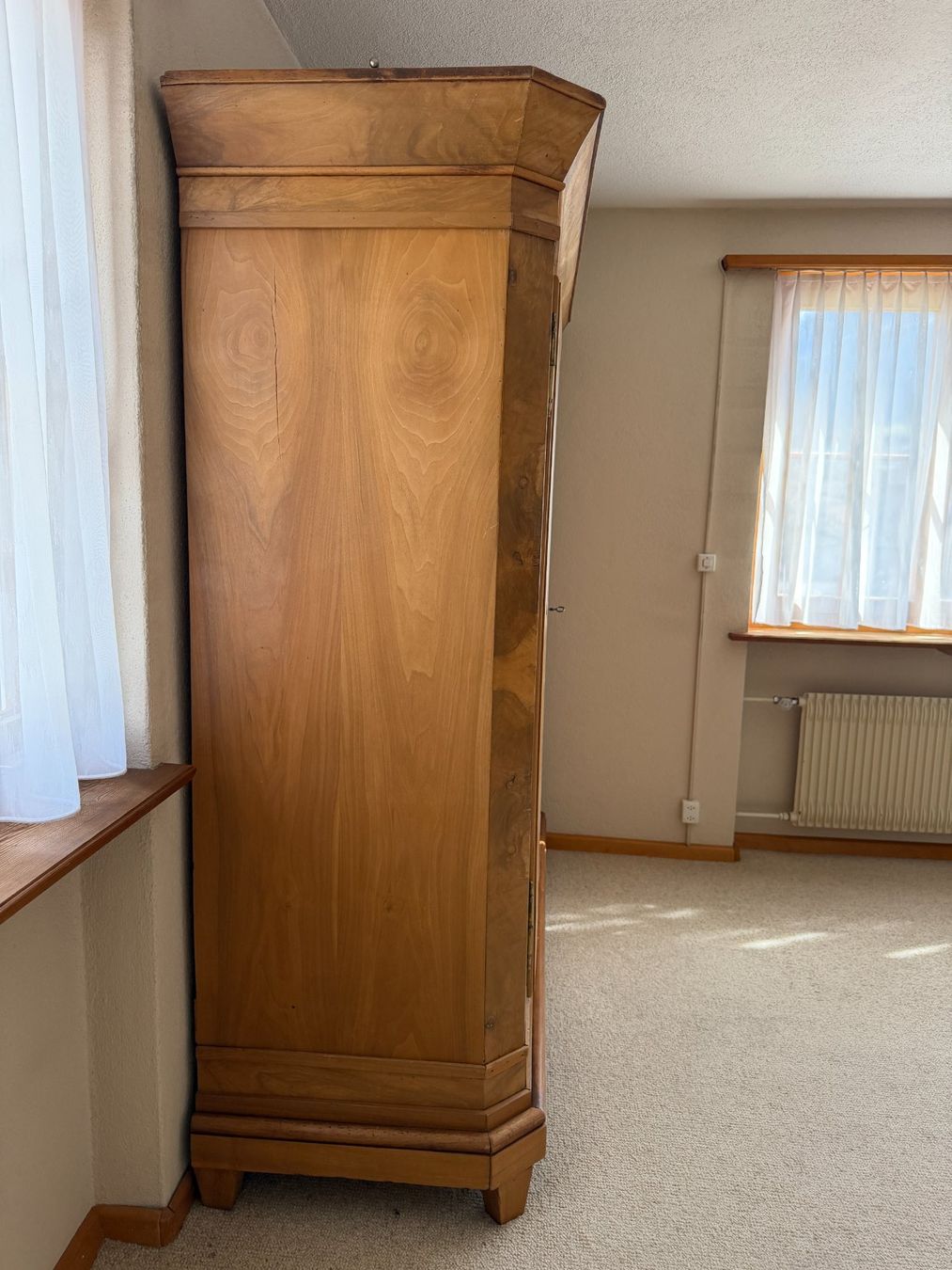 Armoires: Antiker Schrank – D'occasion à Jenaz par Sandrobordoli 1