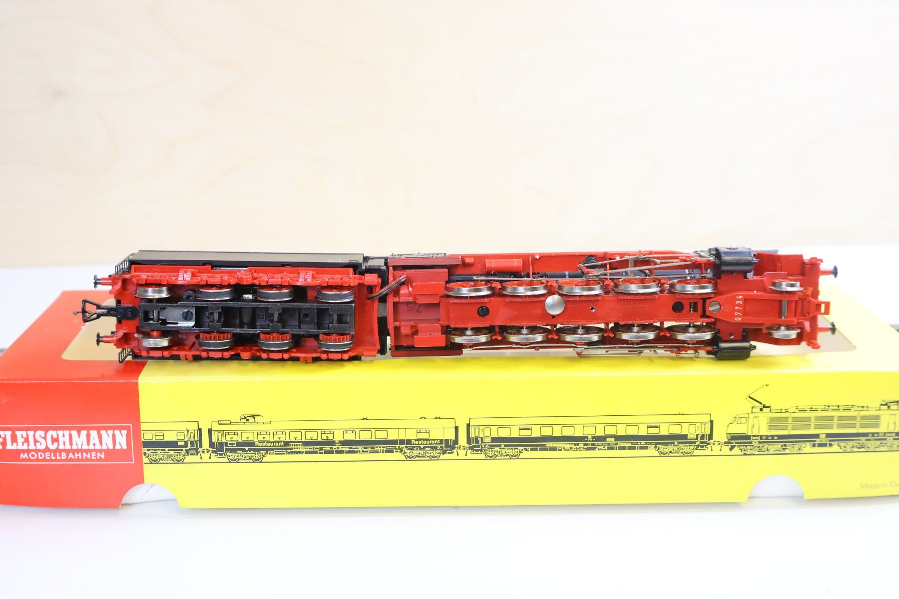 Fleischmann Modelleisenbahnen: Fleischmann grosse Dampflok BR 50 - H0 DC 4805 – Gebraucht aus Winterthur von Monstera 7