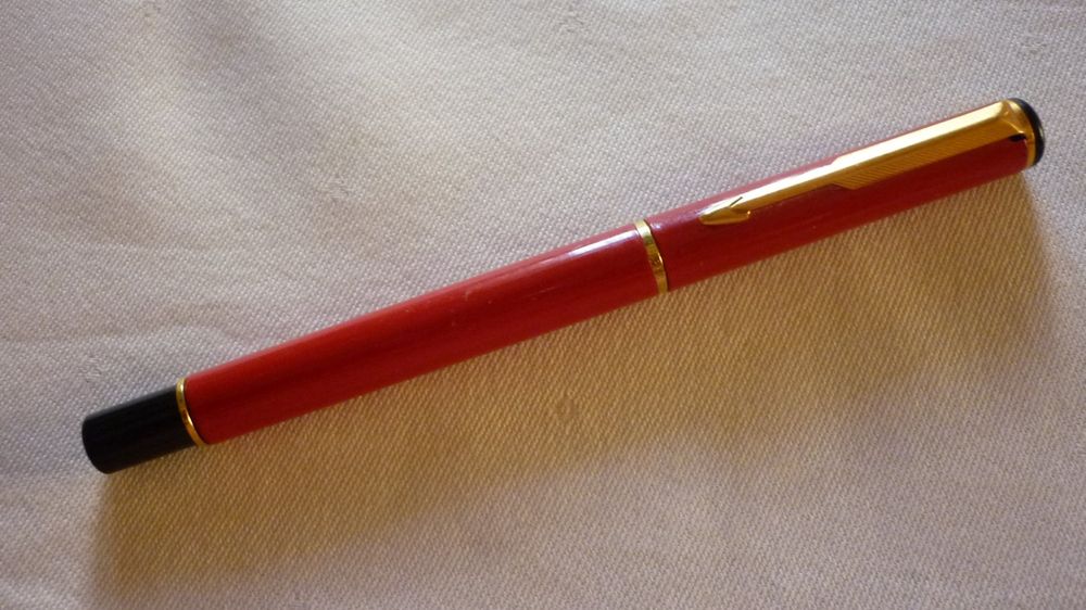 Parker Rialto Füllfederhalter - Mattschwarz, Feinspitze, Eleganter Schreiber Fürs Büro