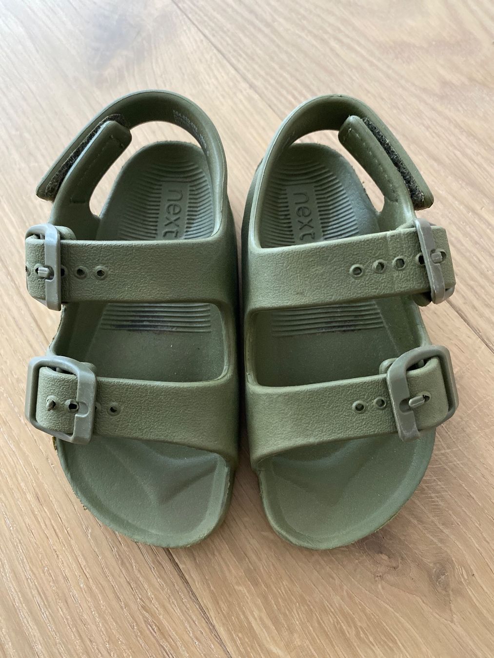 Next Schuhe für Jungen: Sandalen grün Grösse UK 5 – Gebraucht aus Bolligen von Noeggeli10