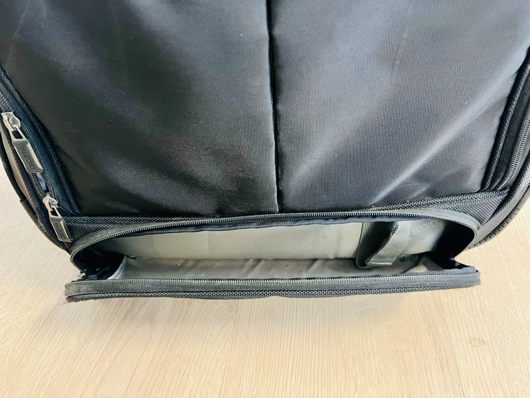 Altro in Aeronautica: Schwarzer Business-Trolley von Dicota mit diversen Fächern – Usato da Dietikon venduto da ExaLightAndSound 6