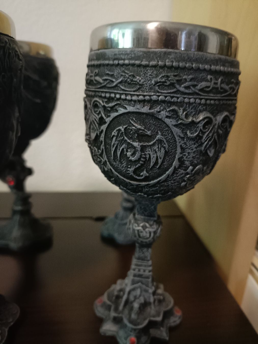Tutte le decorazioni: 6er Set Mittelalterliche Kelche Drachen-Design – Usato da Schinznach Bad venduto da knucker 1