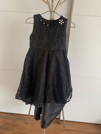 Festkleid Spitze mit Schleppe, Grösse 146