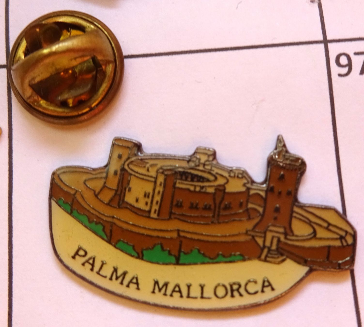 Placchette & Badge: Pin PALMA MALLORCA Burg – Usato da Utzenstorf venduto da BUtter81