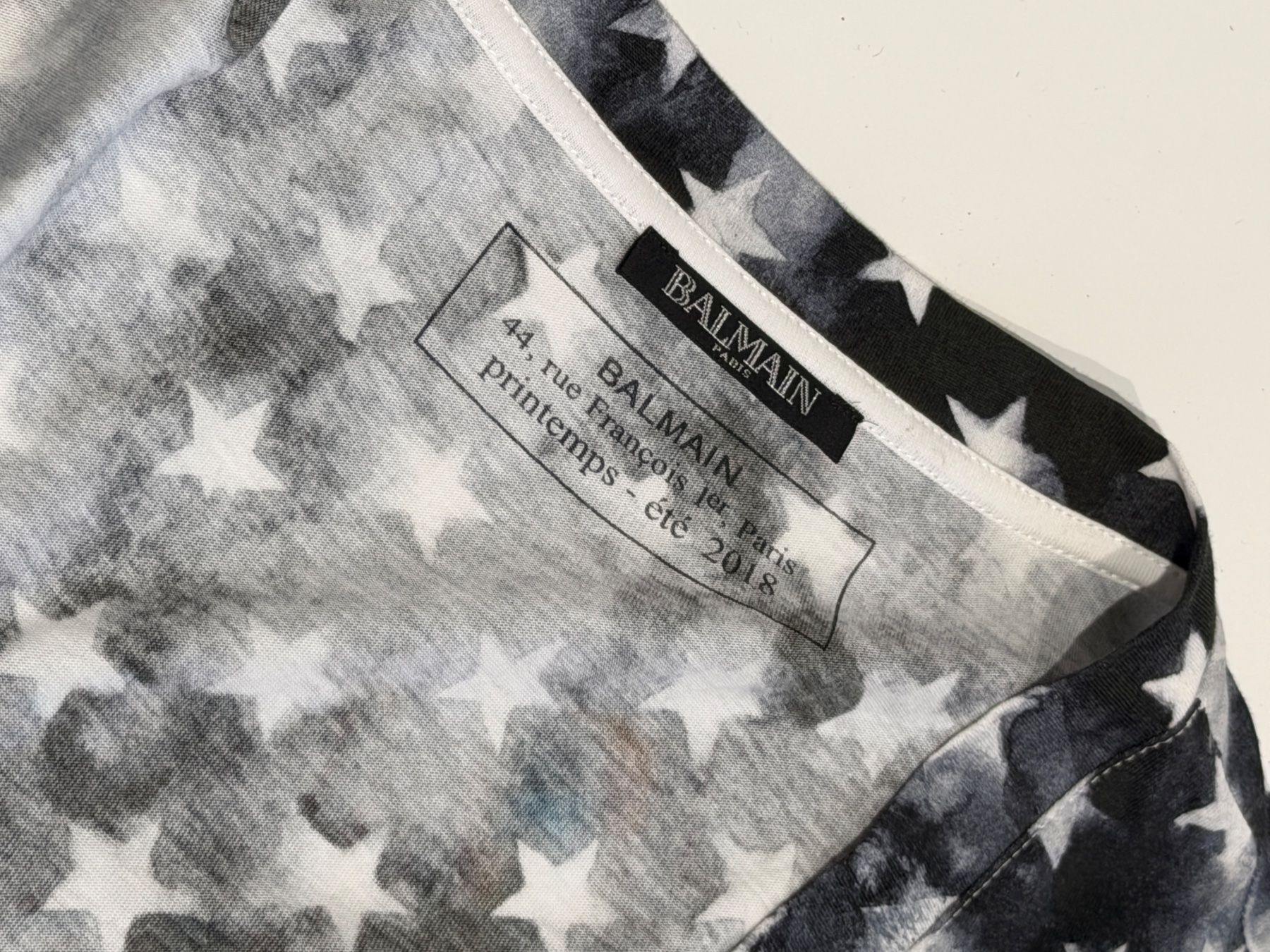 T-Shirts: Ballmain V-Neck Shirt – Gebraucht aus Küsnacht ZH von Icon21 3