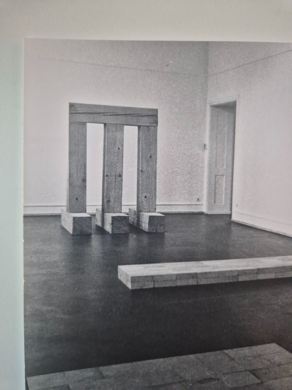 Posters & Illustrations: Carl Andre Original Press Photo – D'occasion à Zürich par MoPoMo 1