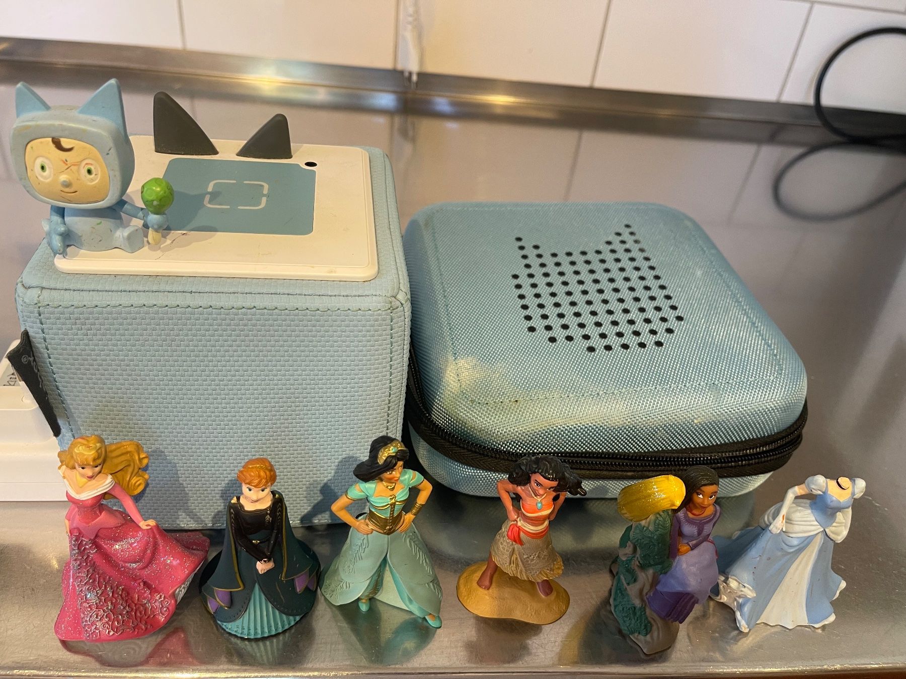 Tonies Jouets: Toniebox,  7 Tonies – D'occasion à Zürich par liviflo