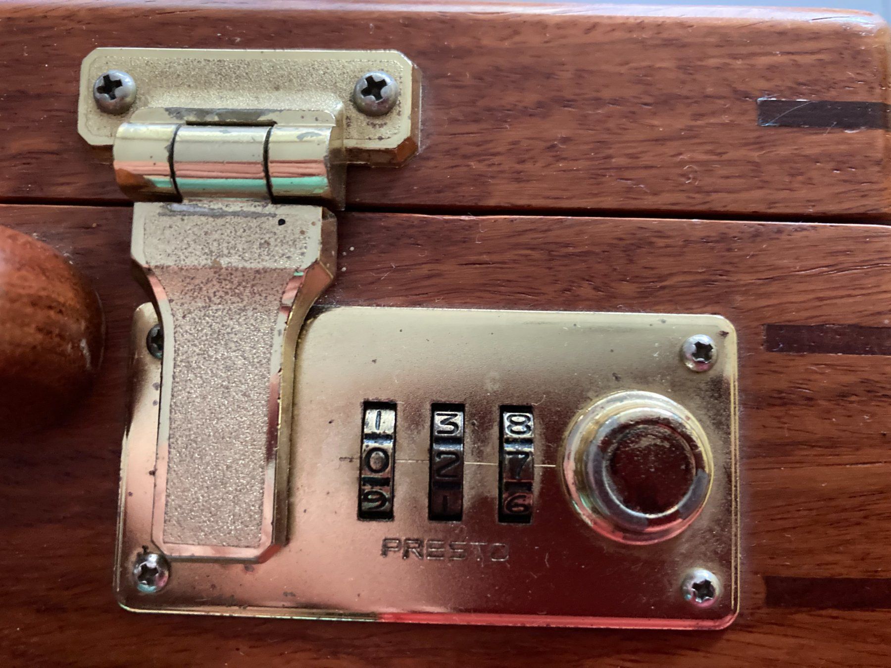 Valises de voyage: Aktenkoffer aus Holz – D'occasion à Obfelden par miau68 8