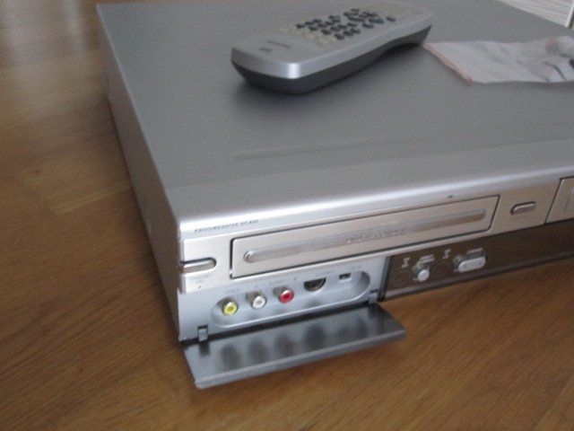 Philips Aufnahmegeräte: Philips VHS-Videorecorder – Gebraucht aus Ehrendingen von spanky11 3