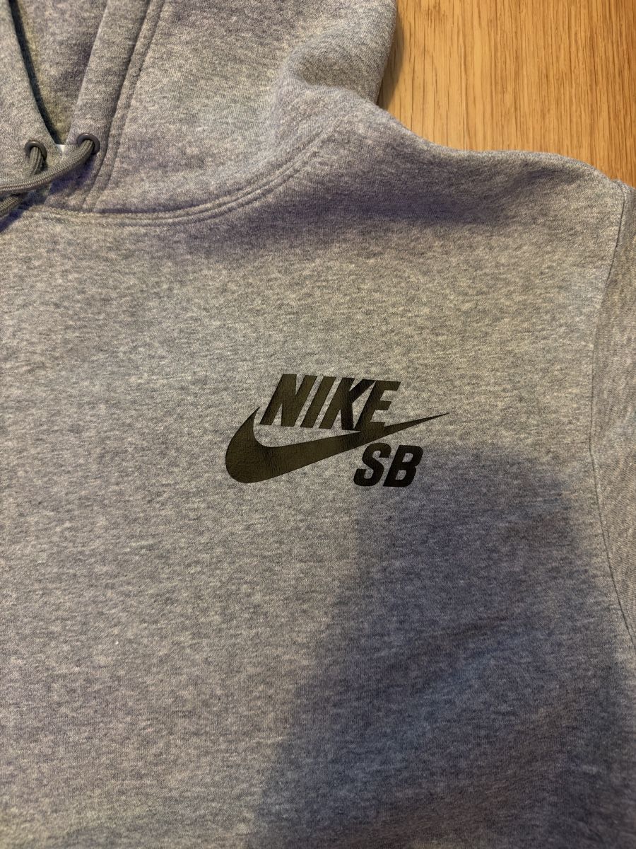 Nike Pulls & Sweat-shirts: Nike sb Hoodie – Neuf (Voir description) à Adliswil par Ramin_oth 1