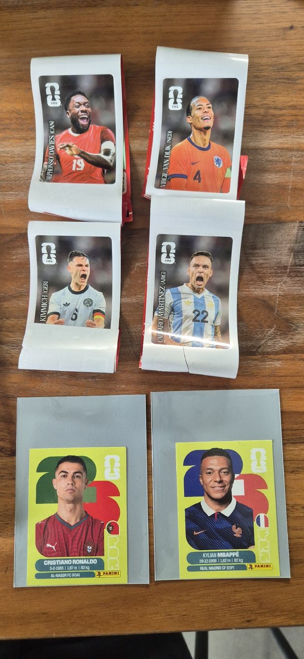 Panini Carte collezionabili: Panini 2026 CR7 MBAPPE + 4 COCA STICKERS – Usato da Corminboeuf venduto da HugoMagic