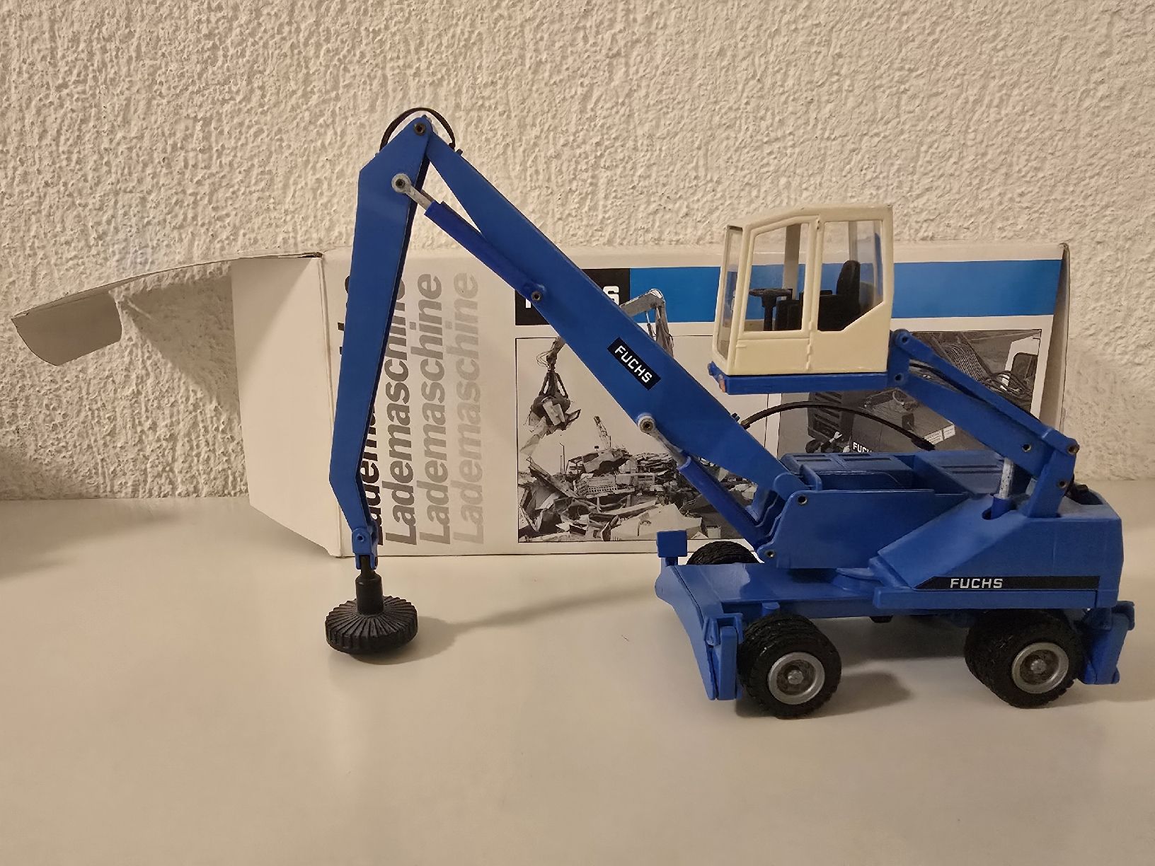 Conrad Modellbausätze & Standmodelle: Fuchs Bagger – Neu (gemäss Beschreibung) aus Wollerau von jos_c9z8