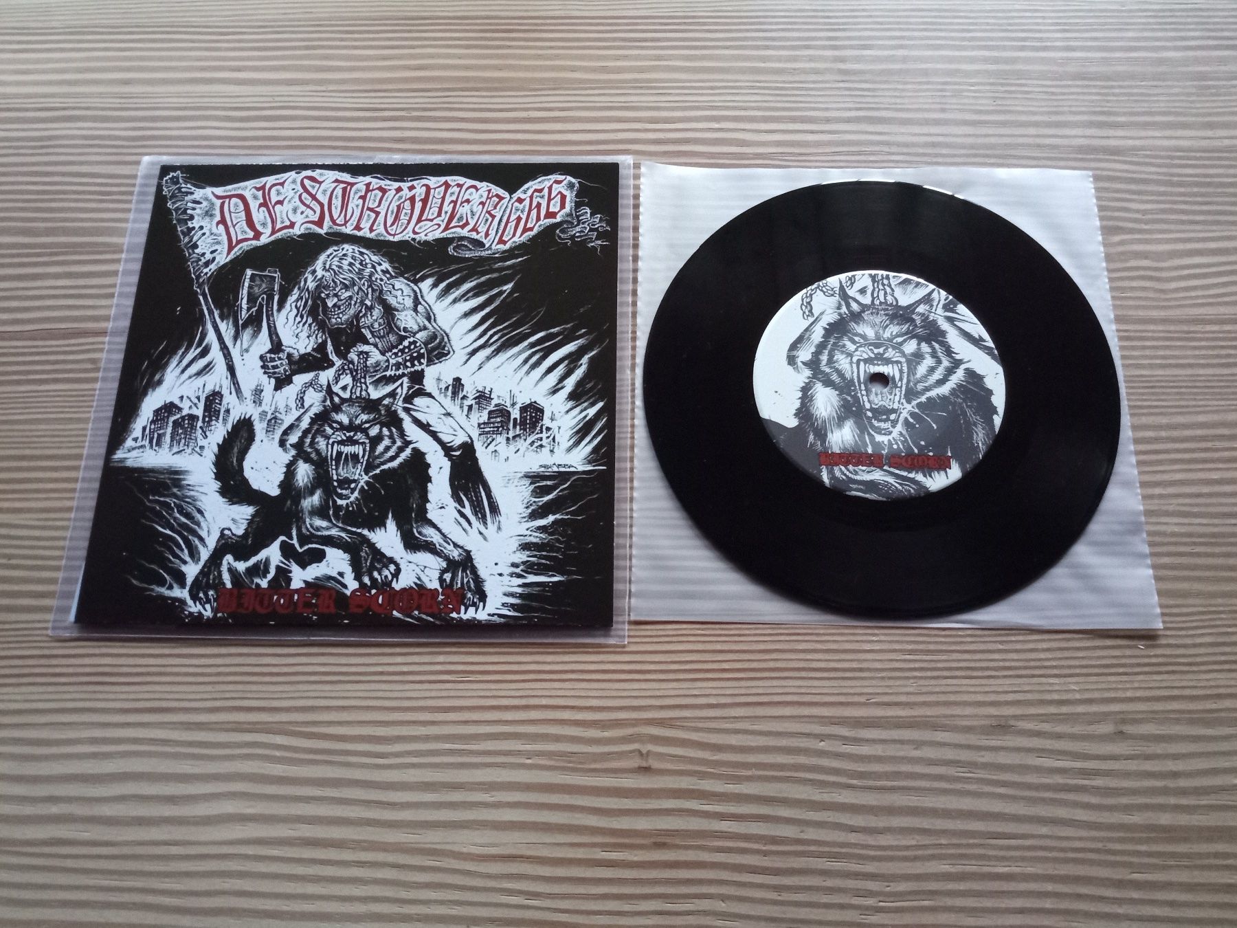 Vinyles: Deströyer 666-Bitter Scorn 7'' Black Vinyl Single 2023 – Neuf (Voir description) à Brienz BE par INTERNALFIRE