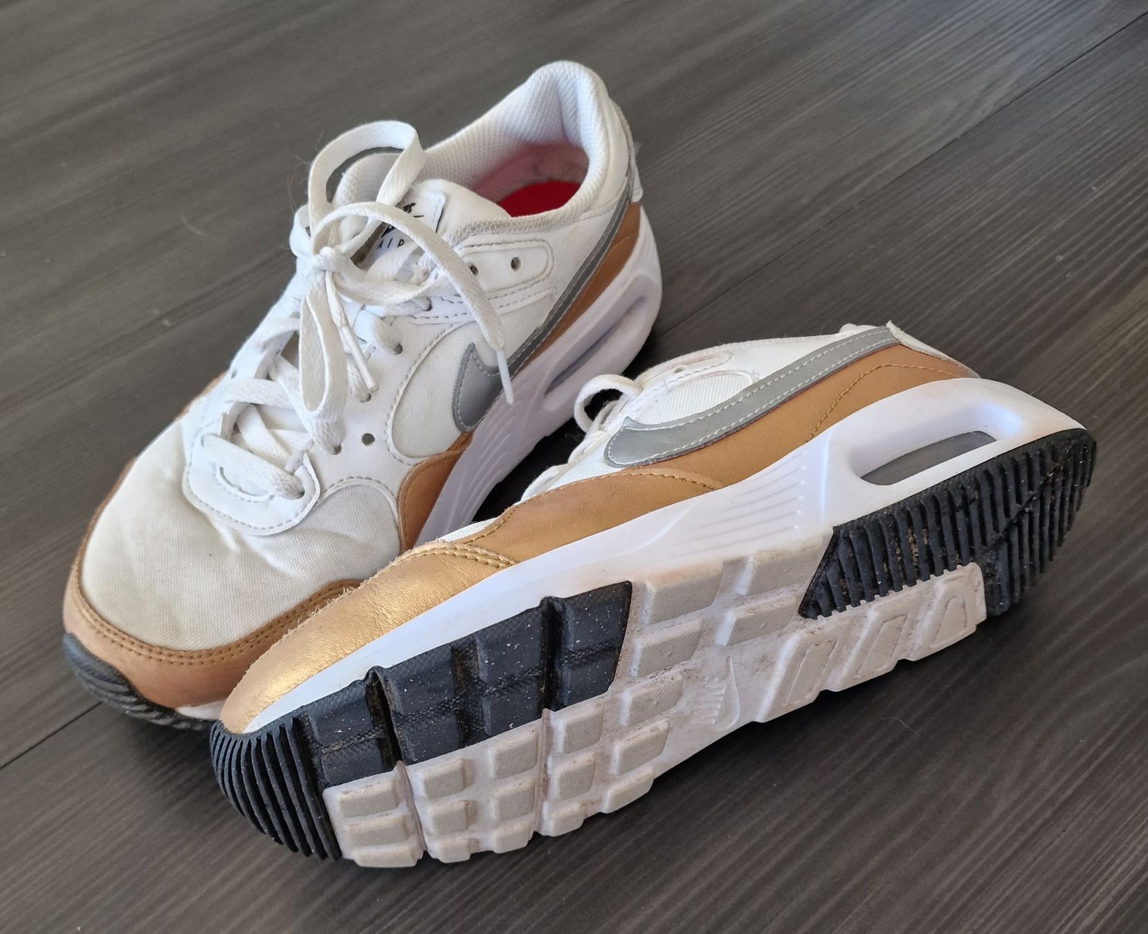 Nike Scarpe per ragazze: Nike Sneaker, Grösse 37,5, Weiss/Gold  – Usato da Safenwil venduto da JayRunaway 3
