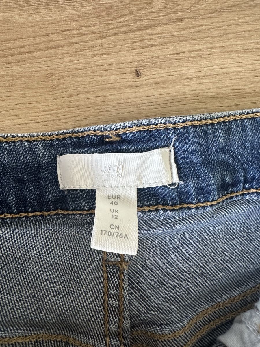 H&M Jeans: H&M Jeans Shorts Gr. 40 – Gebraucht aus Langenthal von denise96 1