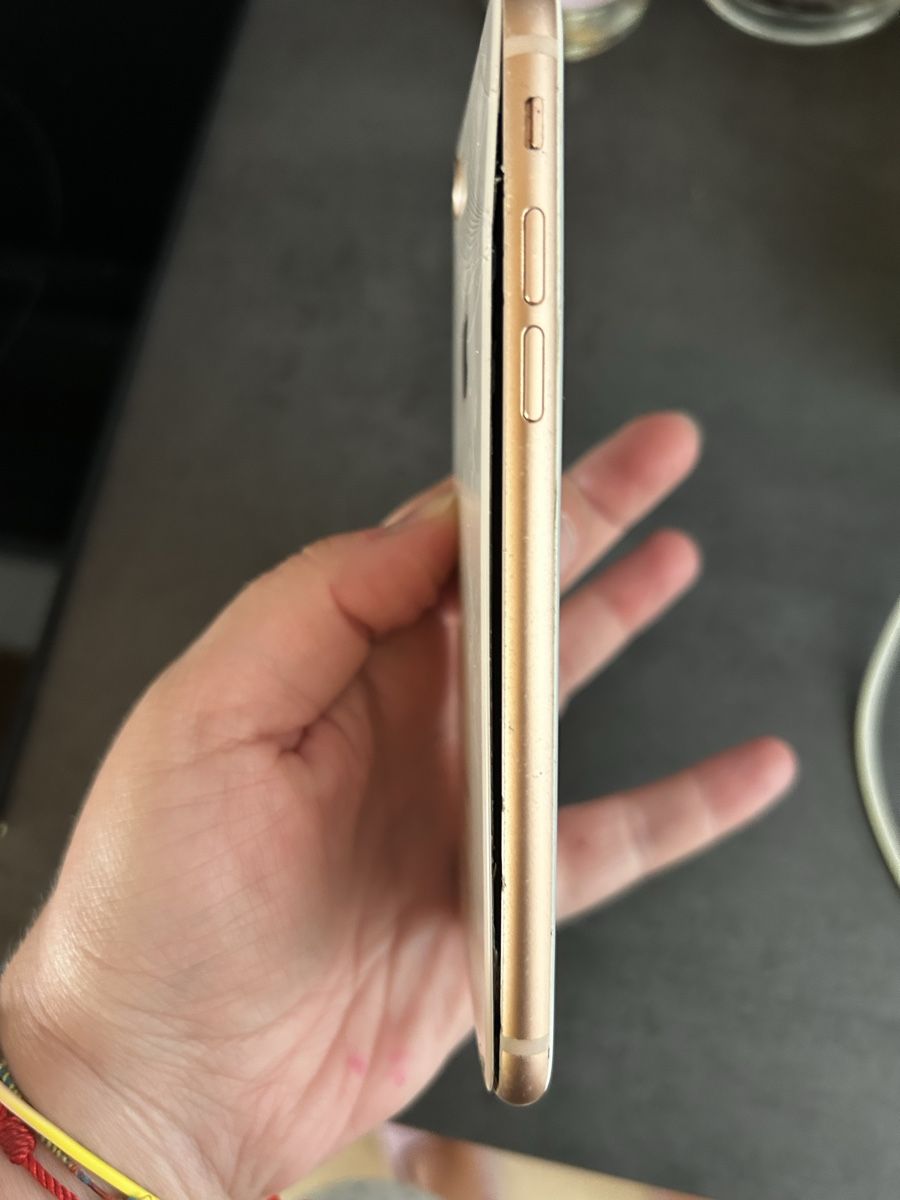 Apple Telefoni cellulari / Smartphones: iPhone 8 oro 64GB danneggiato – Difettoso da Bodio TI venduto da mel_6pmm 2