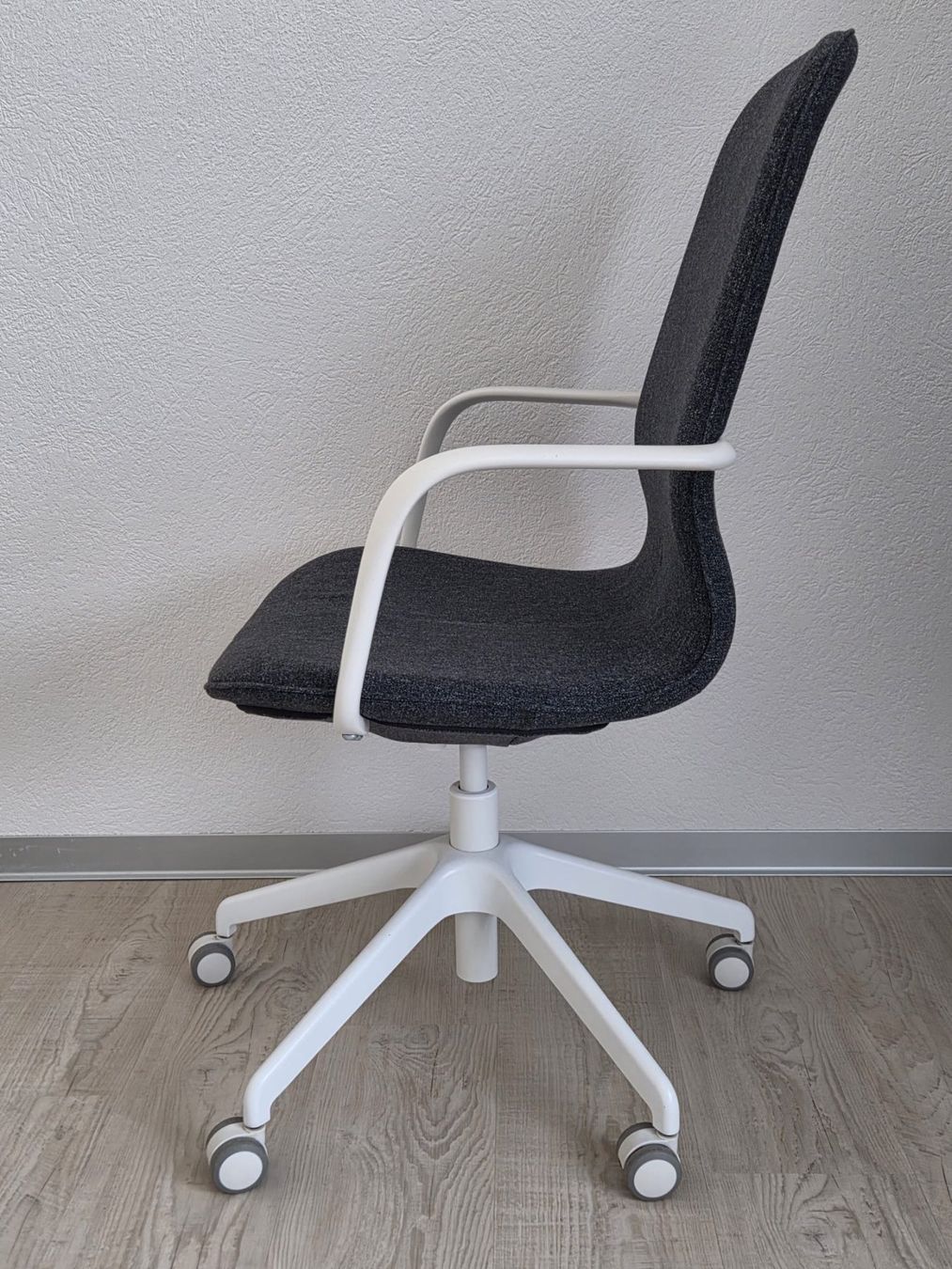 Ikea Stühle: Bürostuhl IKEA Långfjäll – Gebraucht aus Burgdorf von kat_xyr8 5