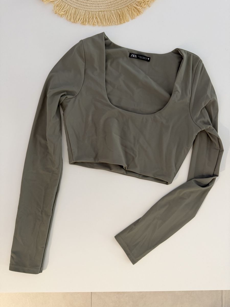 Zara Top: ZARA Long Sleeve Cropped Top Size M – Nuovo (secondo la descrizione) da Gränichen venduto da Domsiiiii