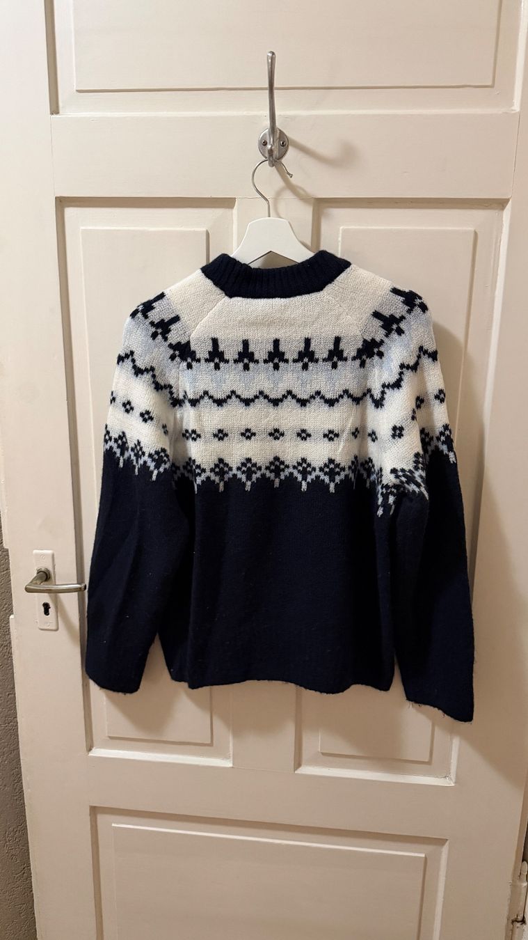 H&M Maglioni & Felpe: H&M Knit Sweater, Ski-themed – Usato da Zürich venduto da pre_vy7t 2