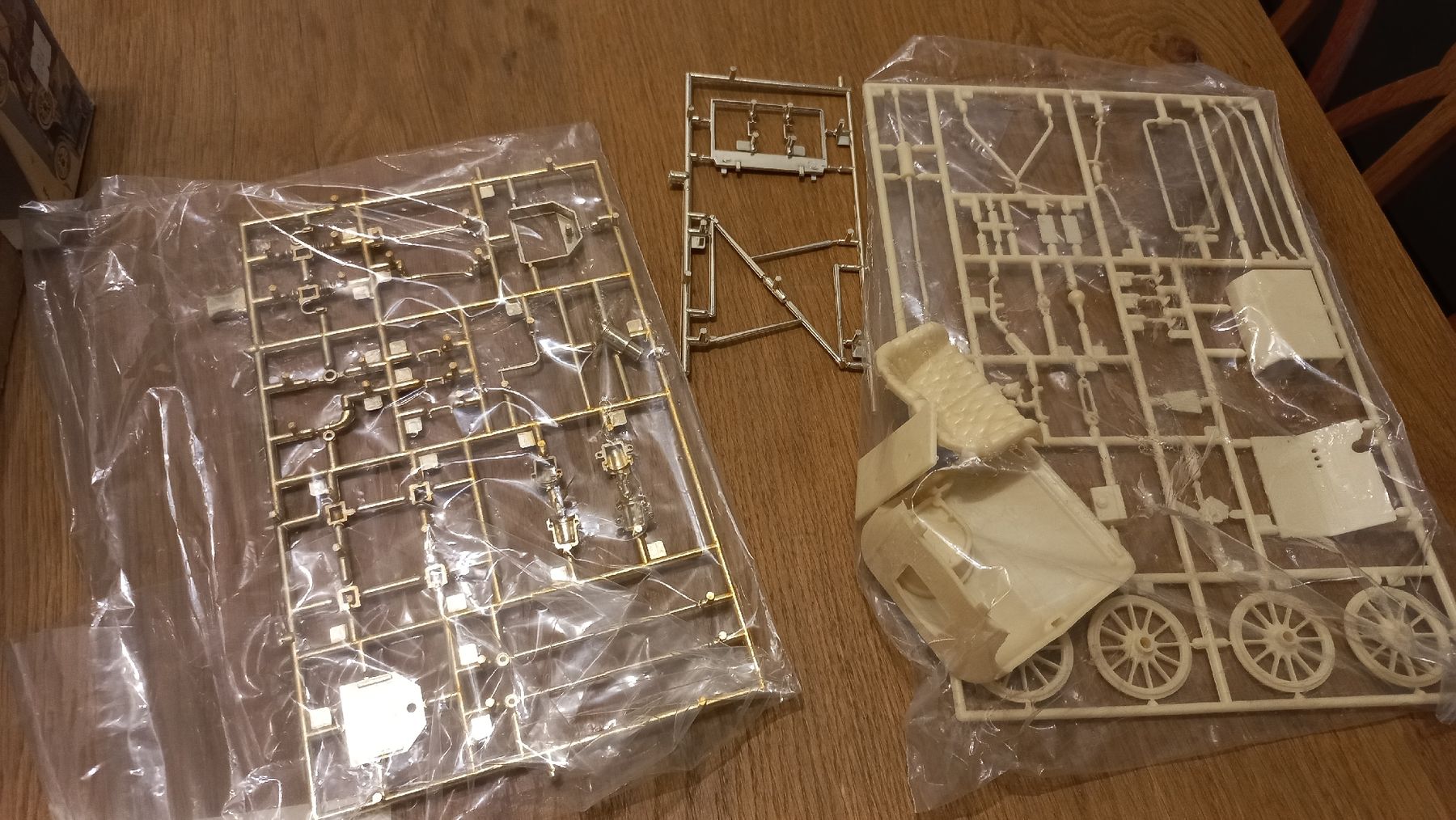 Ford Voitures modèles: Ford T Modelbaukit – Défectueux à Horw par OnkelBaldrian 3