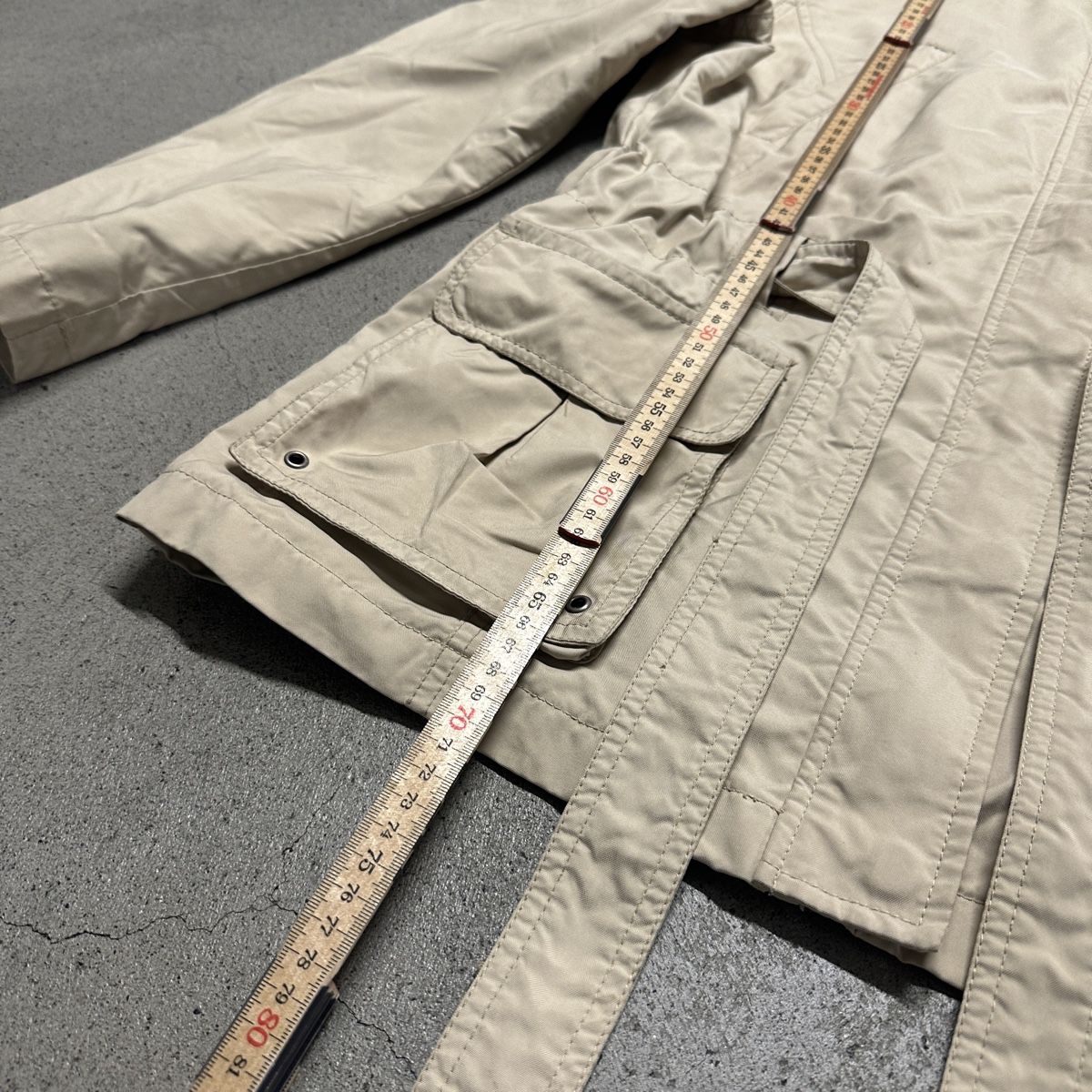Tommy Hilfiger Jacken: Tommy Hilfiger Jacke beigefarben – Gebraucht aus Allschwil von adr_nh68 1