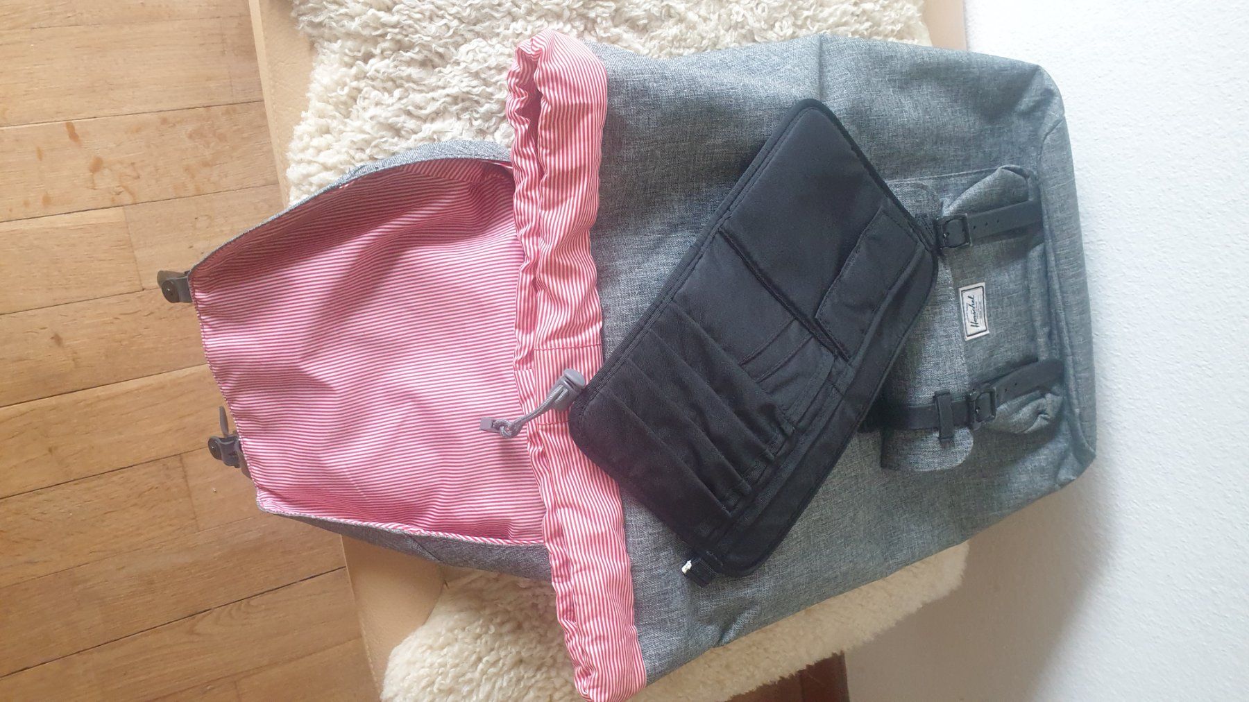 Herschel Zaini: HERSCHEL Rucksack, neuwertig – Nuovo (secondo la descrizione) da Zürich venduto da mba_7zzf 4