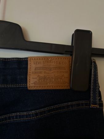 Damen Jeans Levi's dunkelblau Grösse 27