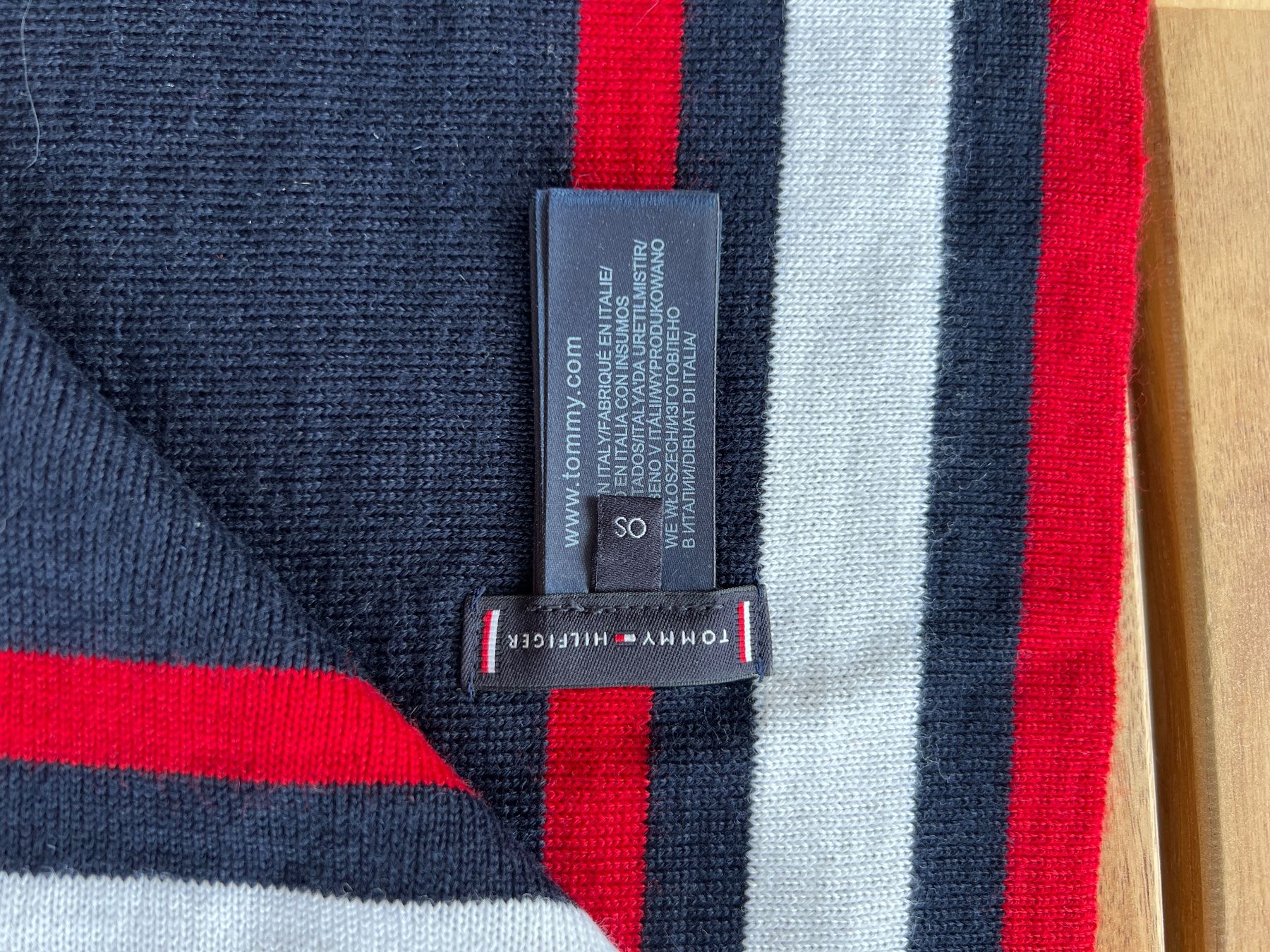 Tommy Hilfiger Foulards, Tücher & Schals: Tommy Hilfiger Schal in Navyblue – Neu (gemäss Beschreibung) aus Schlieren von svenbaettig 1