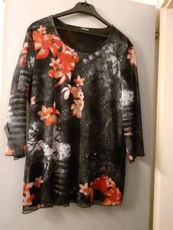 Damen Oberteil Gerry Weber Grösse 44 Blumenmuster