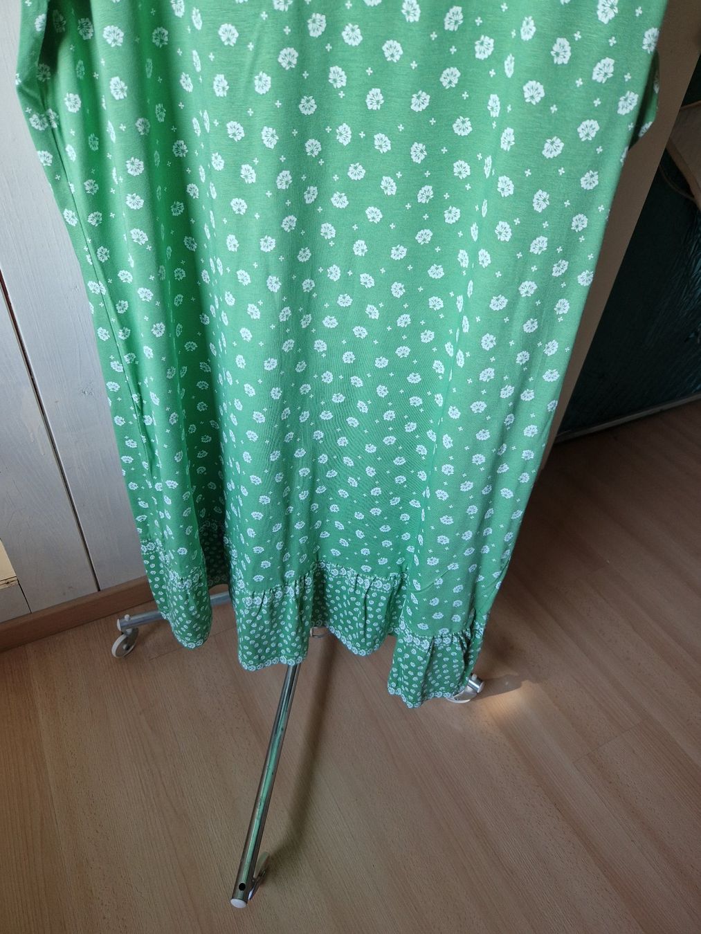 Kleider: Kleid Grün mit Weiss gemustert – Gebraucht aus Niederbipp von Trude04 2