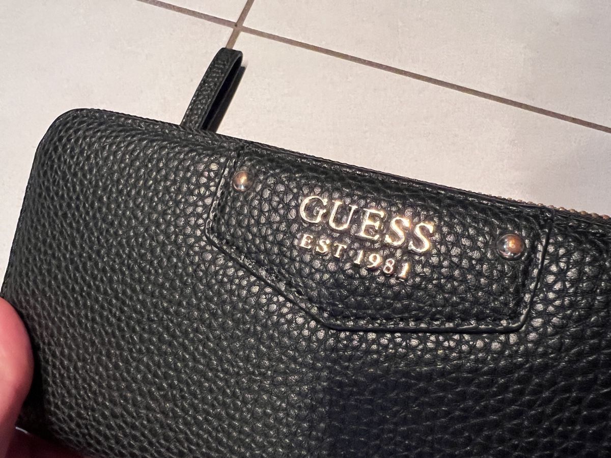 Guess Portamonete: Guess Portemonnaie – Usato da Winterthur venduto da Concorde12 4