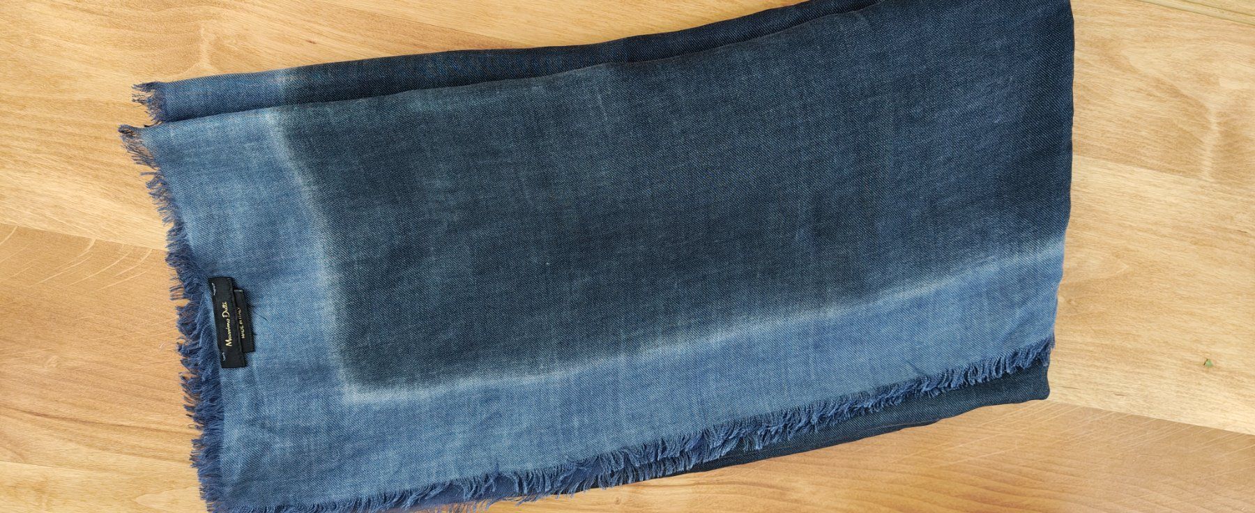 Massimo Dutti Foulard & Sciarpe: Massimo Dutti écharpe lin chic bleu dégradé – Usato da Fribourg venduto da cov_5s7x 2